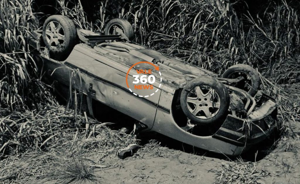 Capotamento em estrada de São José dos Campos deixa motorista morto 1 Capotamento