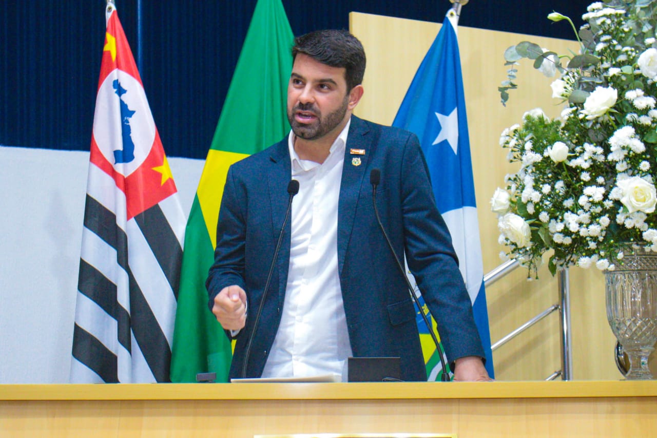 Sérgio Victor e Coronel Oliveira Neto assumem Prefeitura de Taubaté