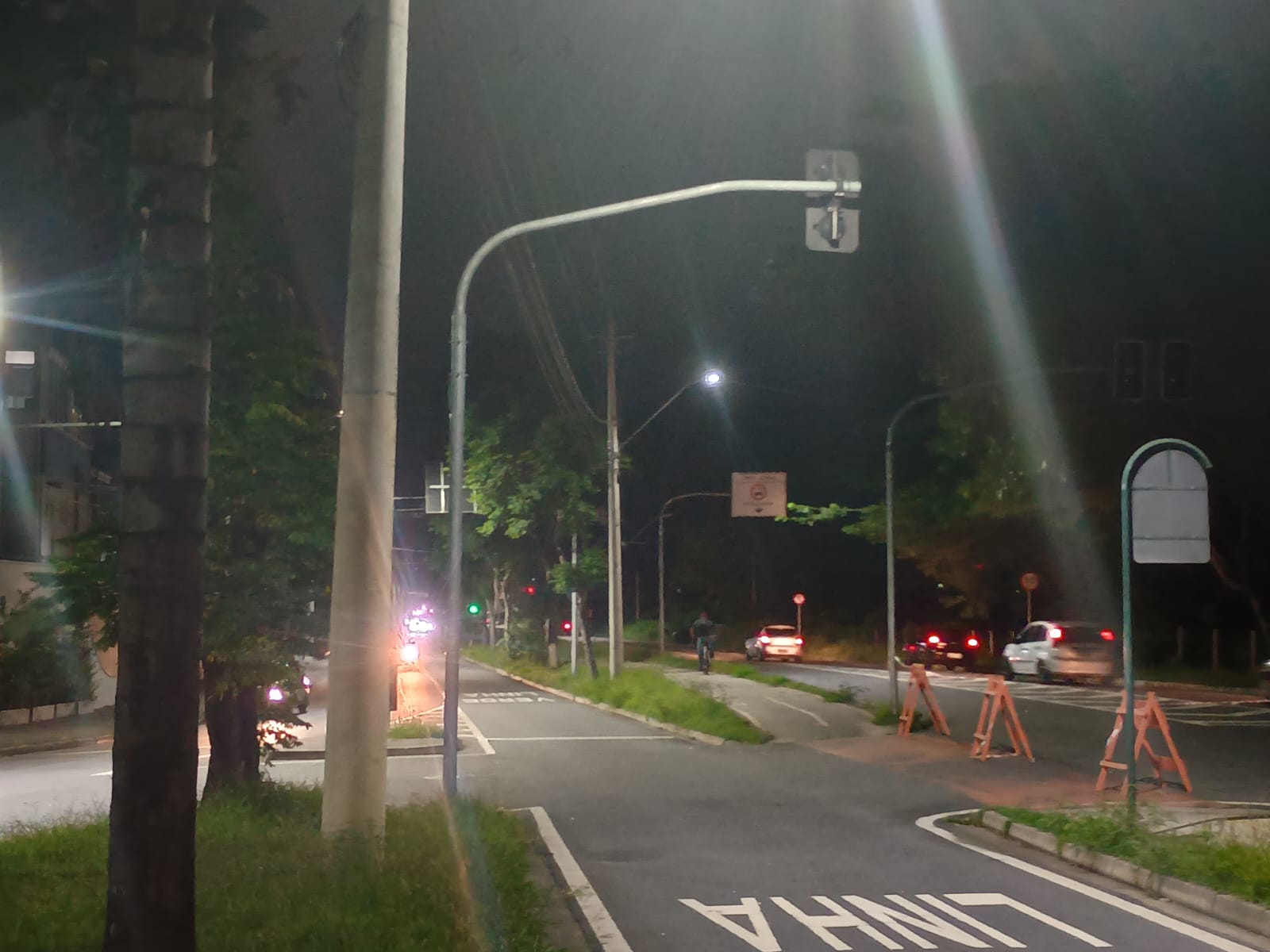 Ladrões furtam fiação elétrica da Linha Verde em São José dos Campos e deixam semáforos apagados