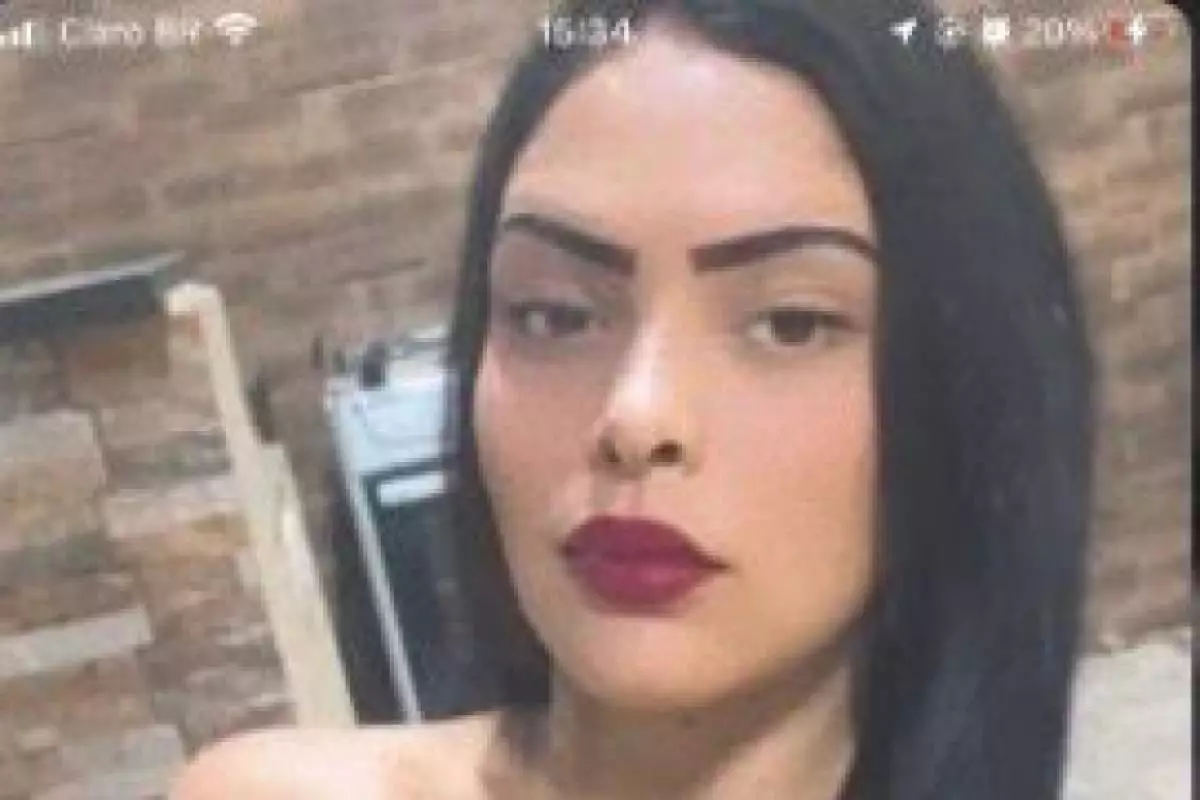 colisão de moto contra poste em Jacareí