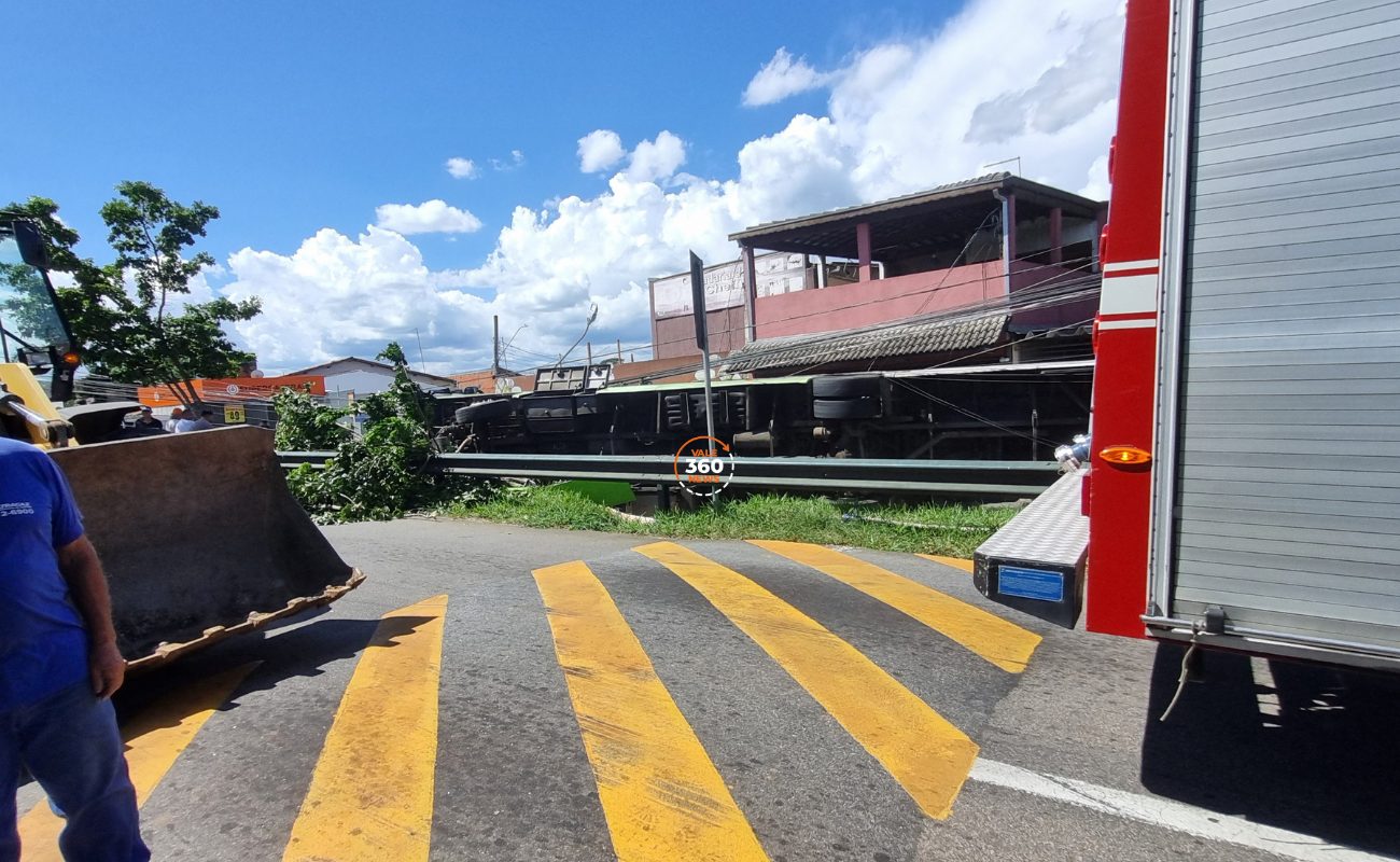 Projeto polemico em Sao Jose dos Campos ciclistas e carros compartilham faixa em avenida 26