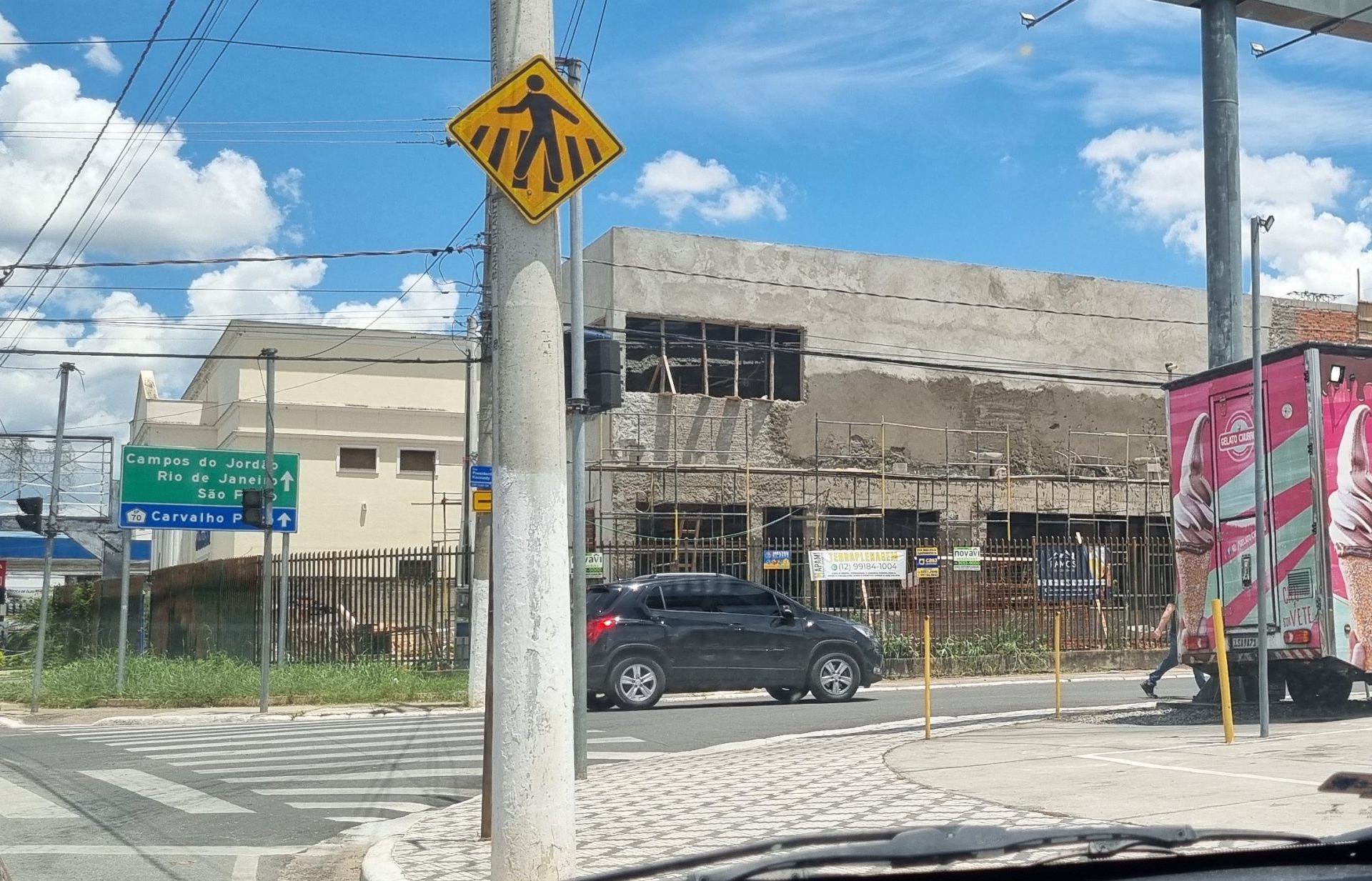 mutirão de emprego para 50 vagas no McDonald's Caçapava