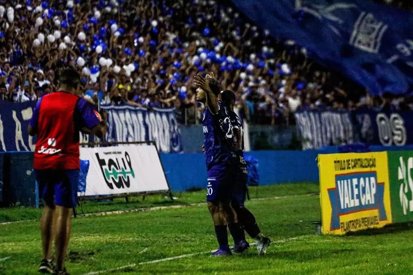 Taubaté vence o São José e está a dois jogos do acesso para a divisão de elite do Paulistão