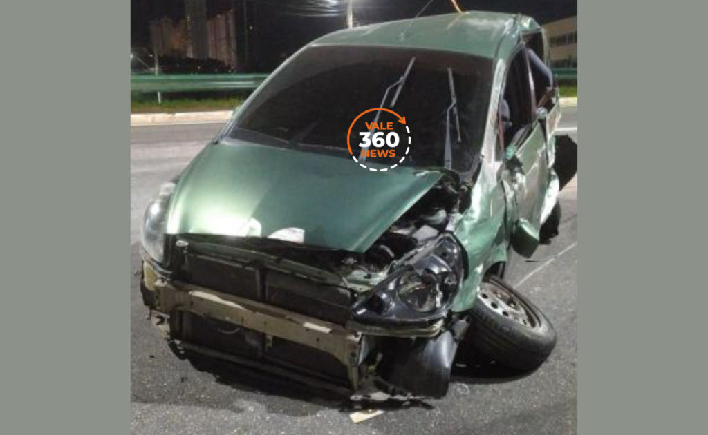 colisão de carros em São José dos Campos