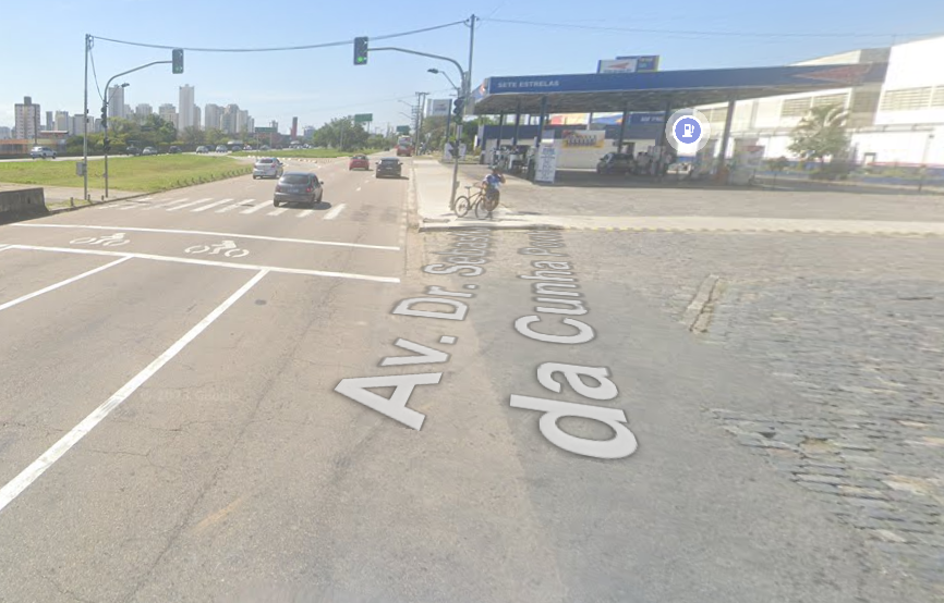 posto de combustível em São José dos Campos