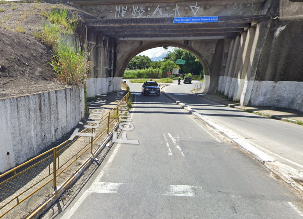motorista causa acidente