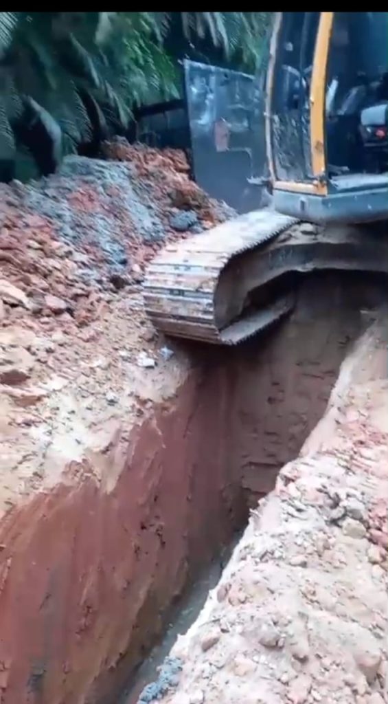 Dois homens morrem soterrados em obra da Sabesp, em Ubatuba 2 obra da Sabesp