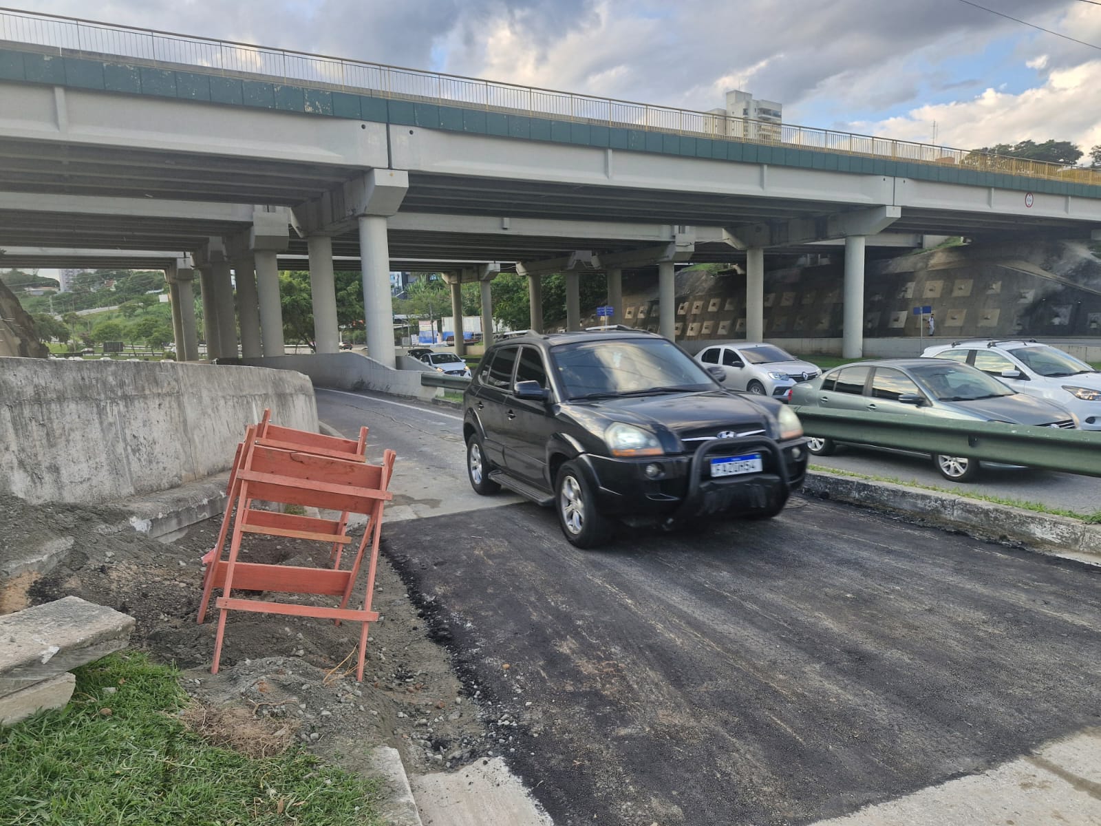 Avenida que dá acesso à Zona Sul