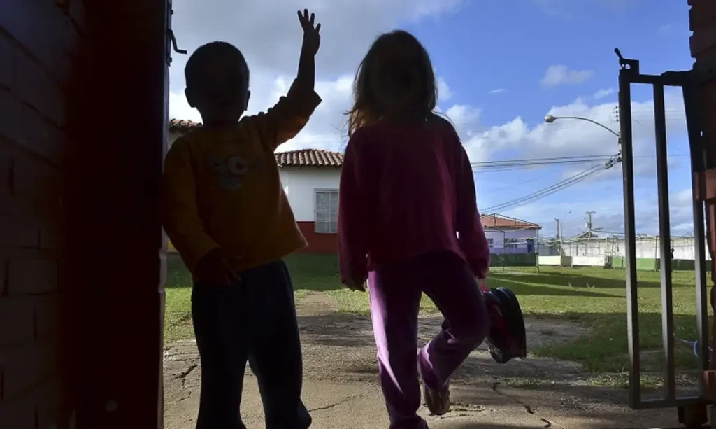 escuta especializada para crianças e adolescentes