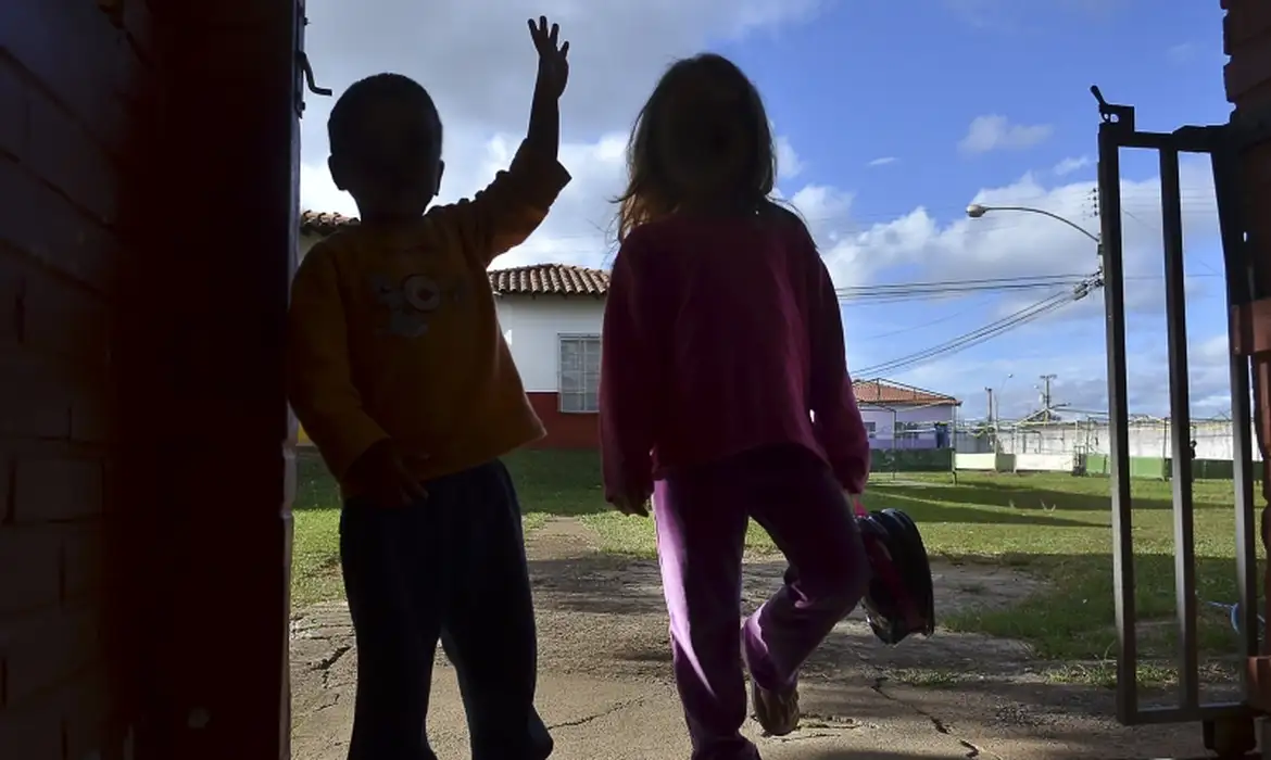 escuta especializada para crianças e adolescentes