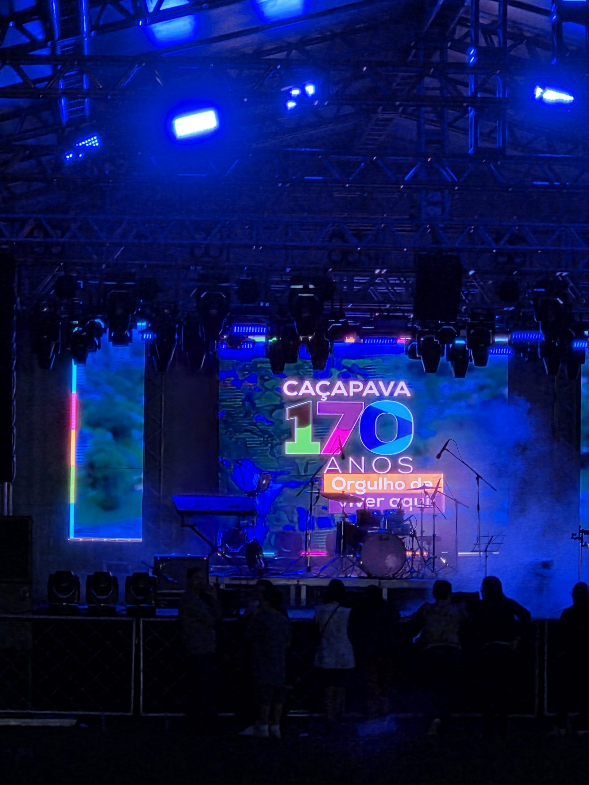 Atração cancelada em show de aniversário de Caçapava: “Não deu contrato”, diz Secretário