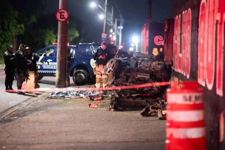 mortos em acidente na marginal da Dutra