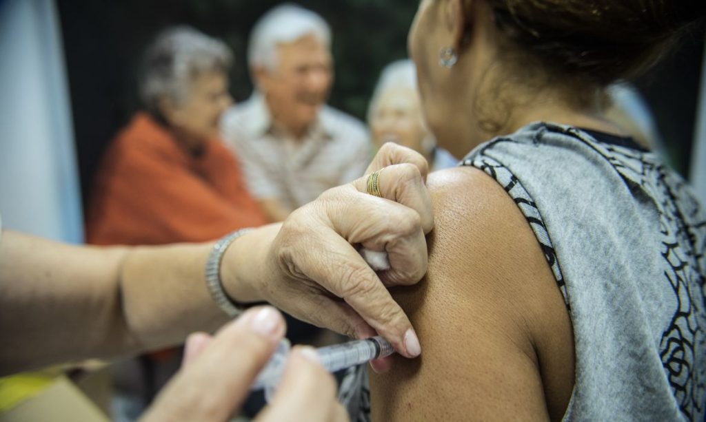 Taubaté inicia vacinação contra a gripe