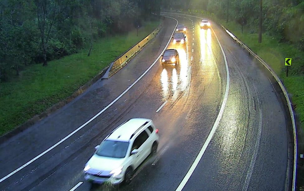 Chuva interdita Serra Antiga da Rodovia dos Tamoios
