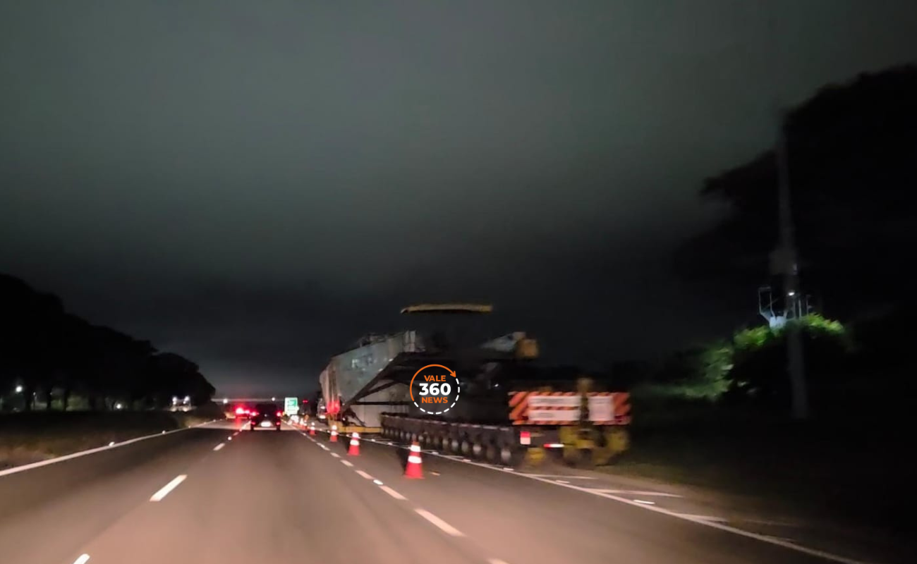 Carreta com carga de 600 toneladas tem superaquecimento