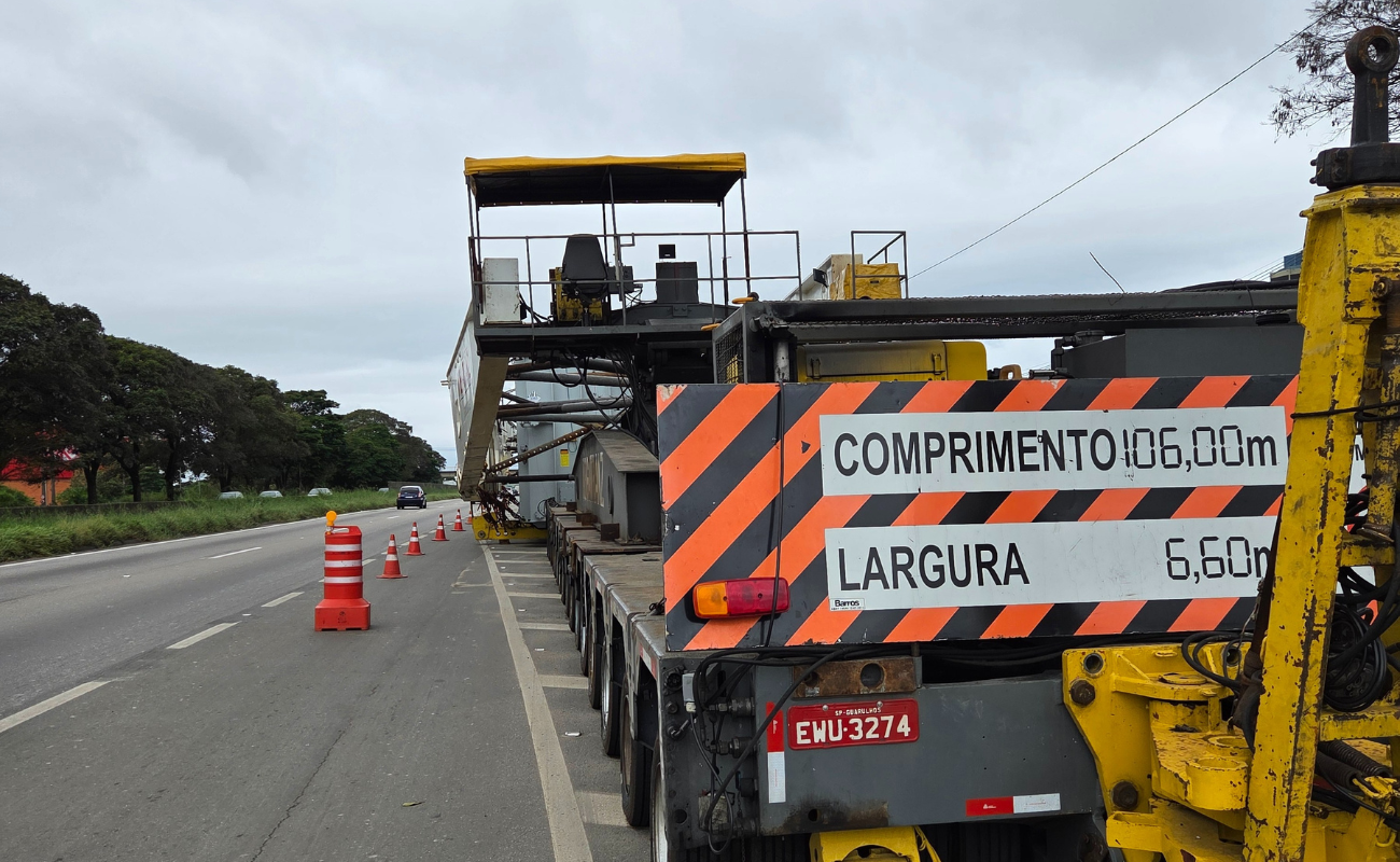 Carreta com transformador de 600 toneladas deve seguir viagem pela Dutra