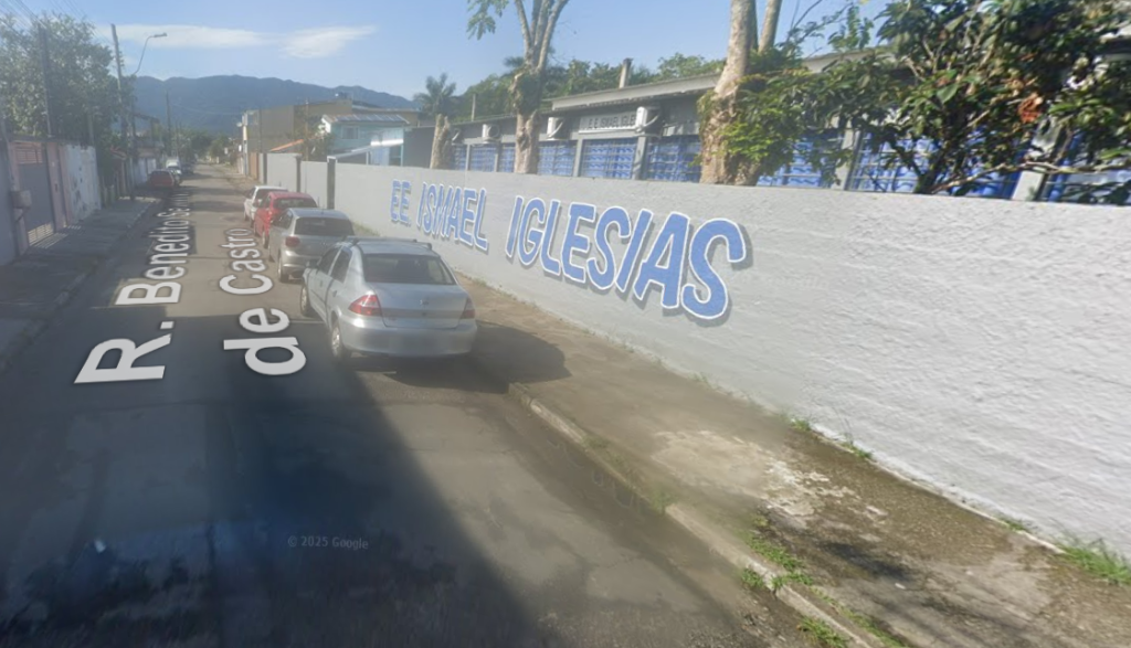 Briga entre adolescentes em escola de Caraguatatuba