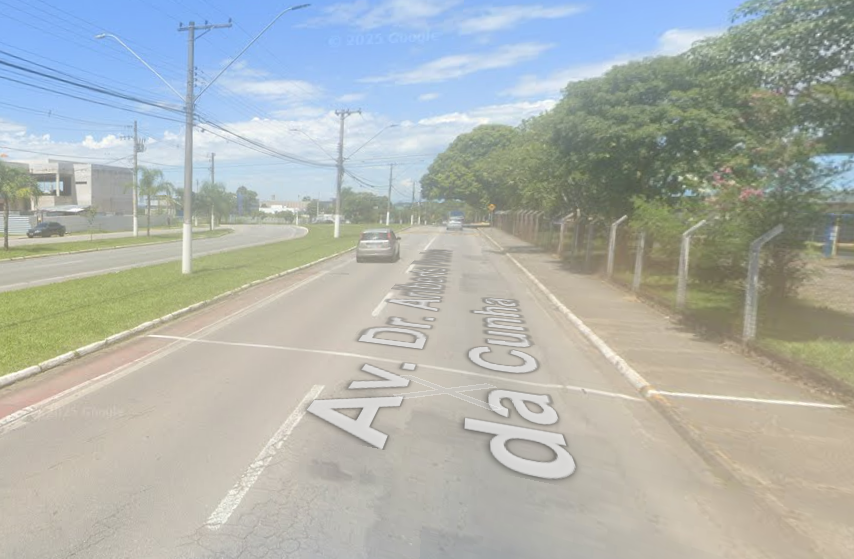 Jovem morre ao colidir com poste em Guaratinguetá