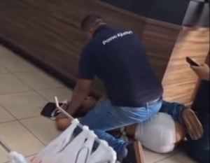 supermercado no centro de Pinda