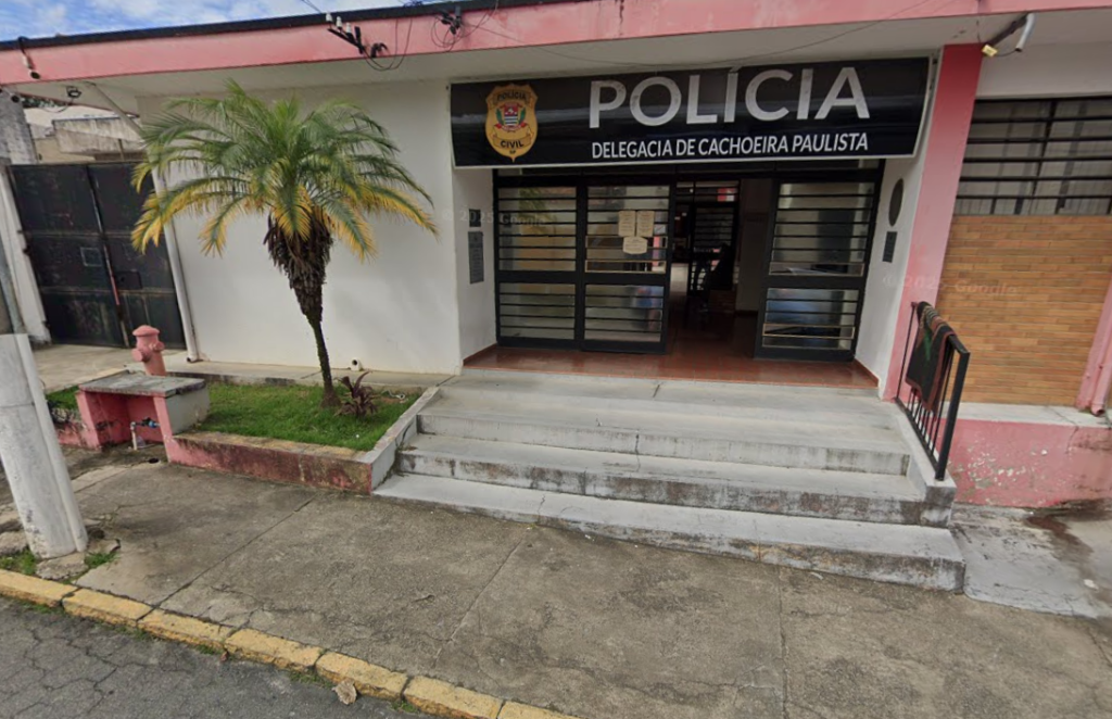 Homem é executado com tiros na cabeça e tórax dentro de carro em Cachoeira Paulista