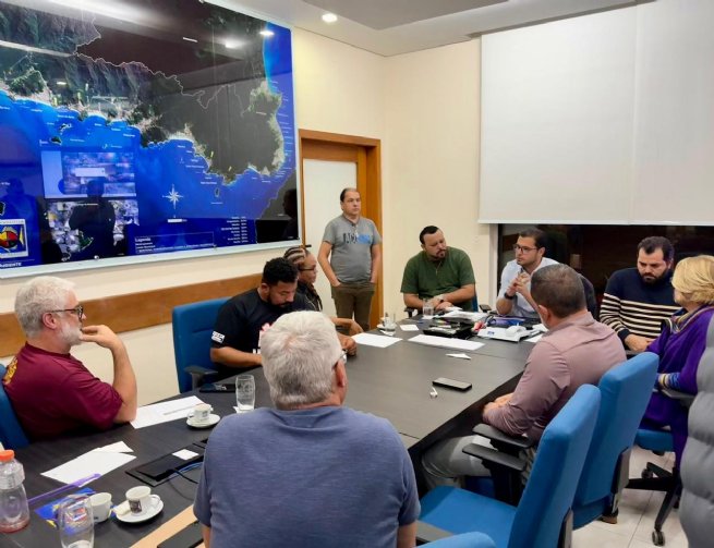 Servidores municipais de São Sebastião entram em greve por reajuste e valorização da categoria