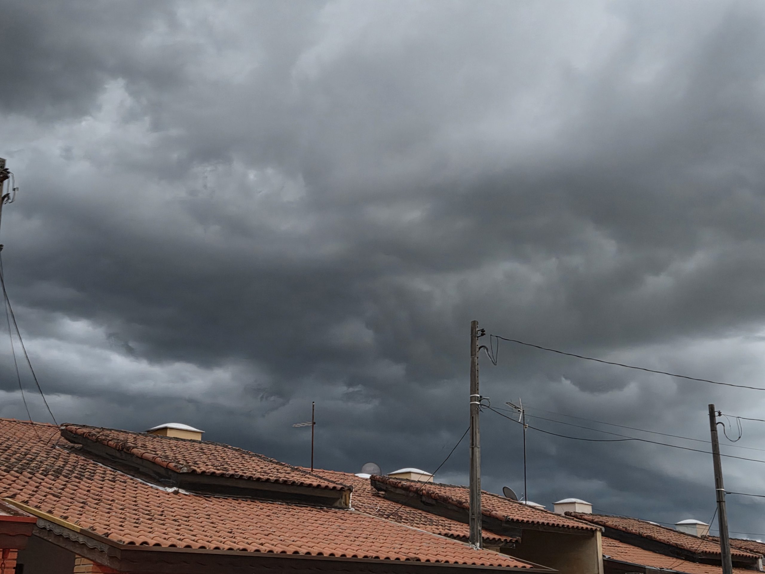 Semana começa com chuva e será fria no Vale do Paraíba e Serra da Mantiqueira