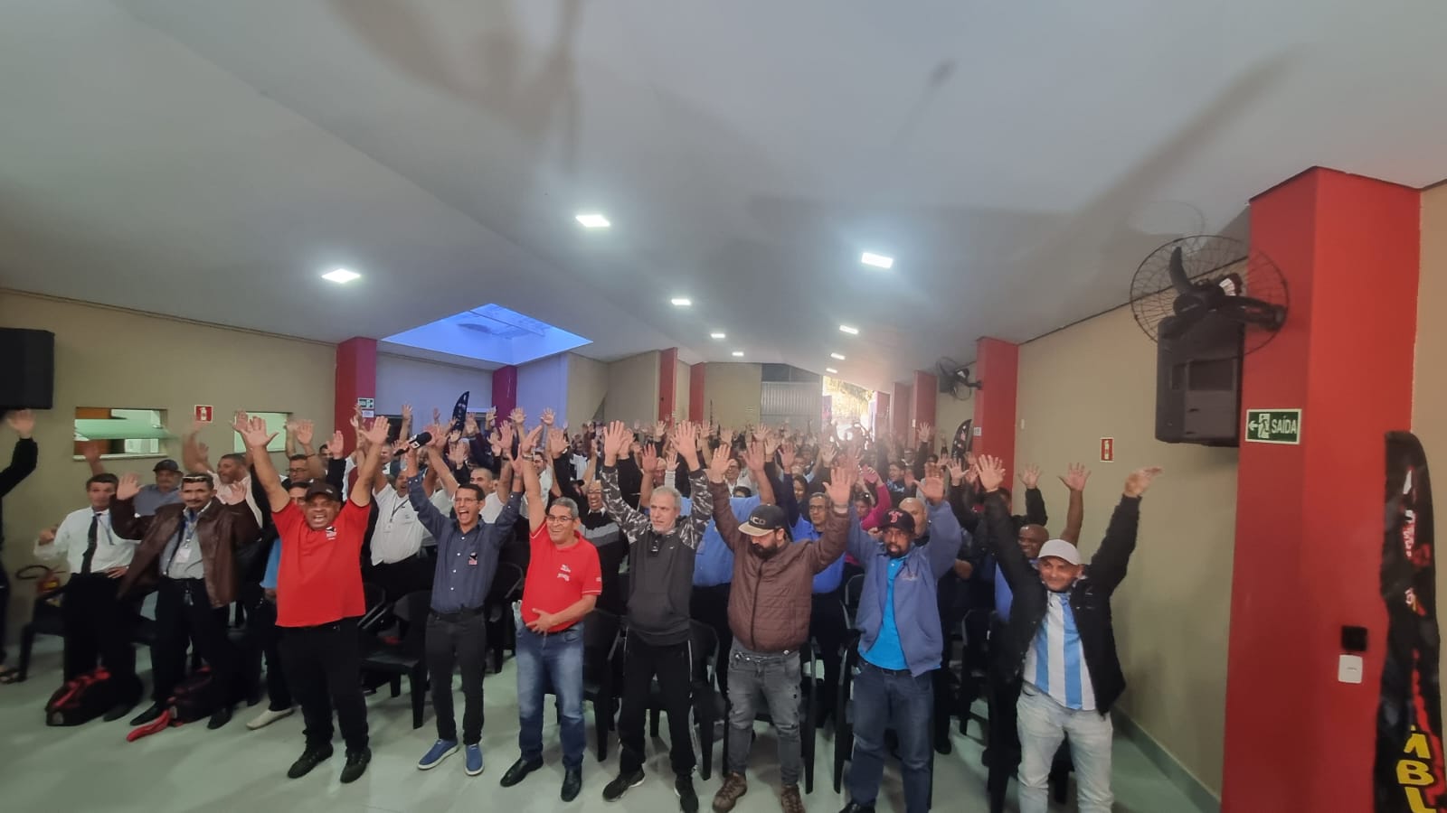 Motoristas e cobradores de ônibus aprovam estado de greve em São José dos Campos, Jacareí e Taubaté