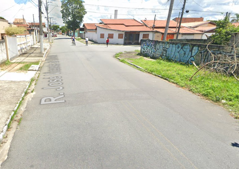 Carros pegam fogo em Taubaté