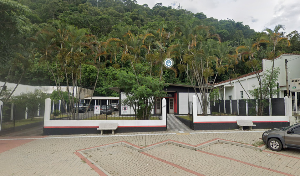 Vale do Paraíba: corpo de homem com tatuagens de palhaço é achado na barragem do Rio Paraíba