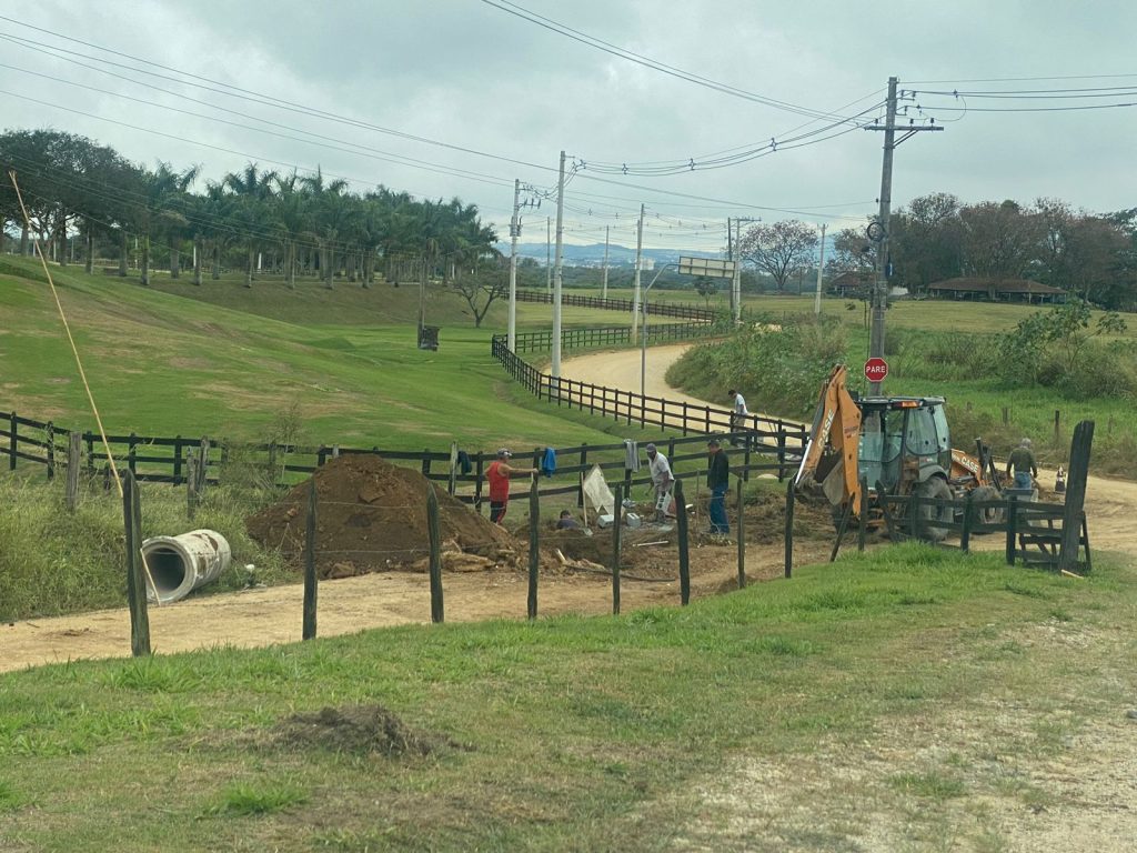 Prefeitura de Caçapava diz que uso de maquinário público