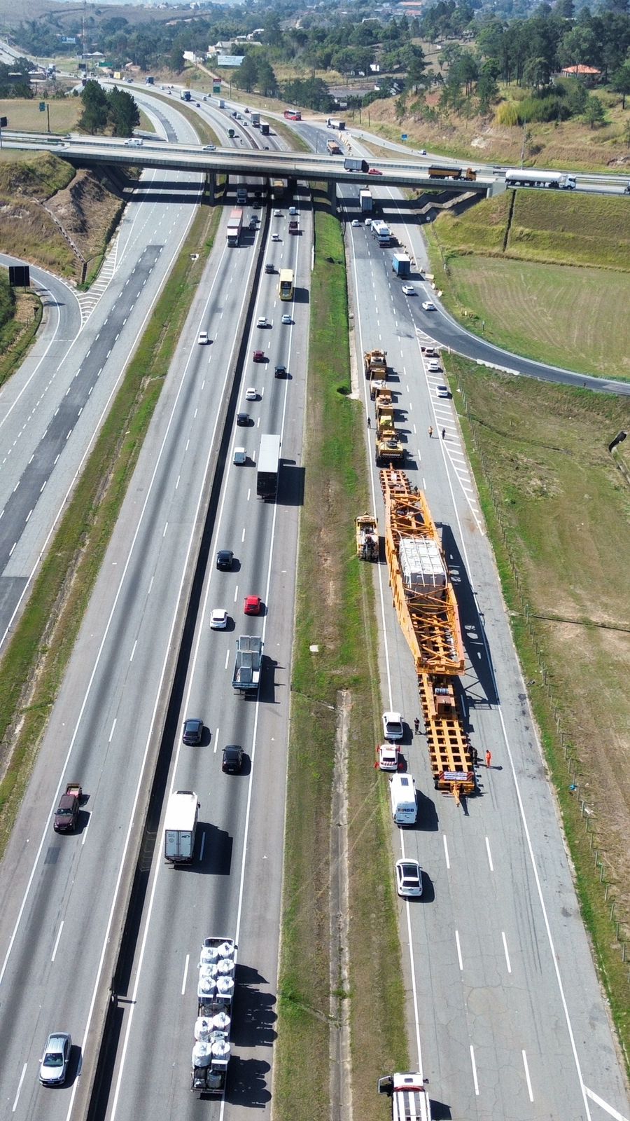 mega carreta com transformador de 845 toneladas