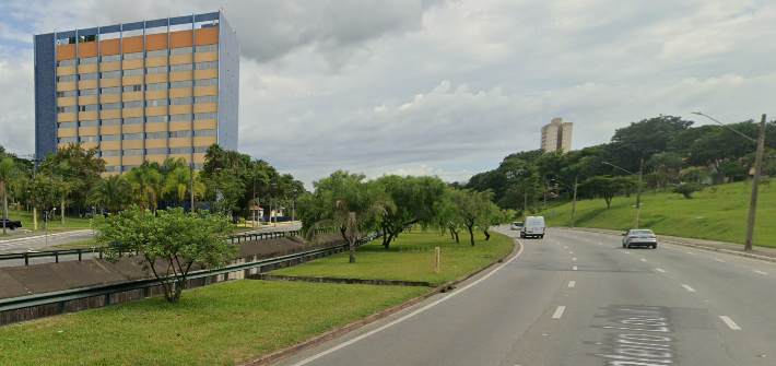 Criança, de 07 anos, é atropelada enquanto atravessava avenida e morre em São José dos Campos
