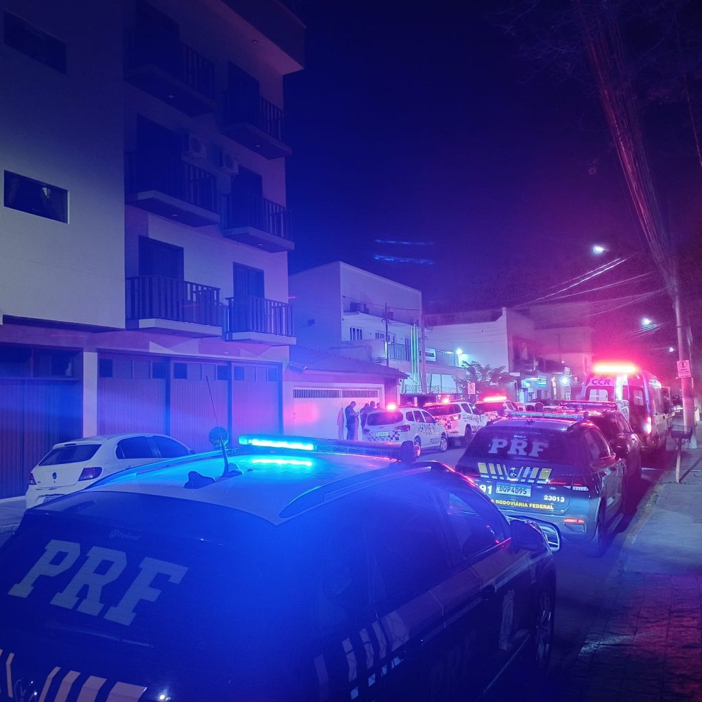 policial é atropelado e sofre fraturas durante fuga