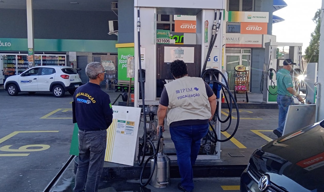 Fiscalização de postos de combustíveis em Jacareí