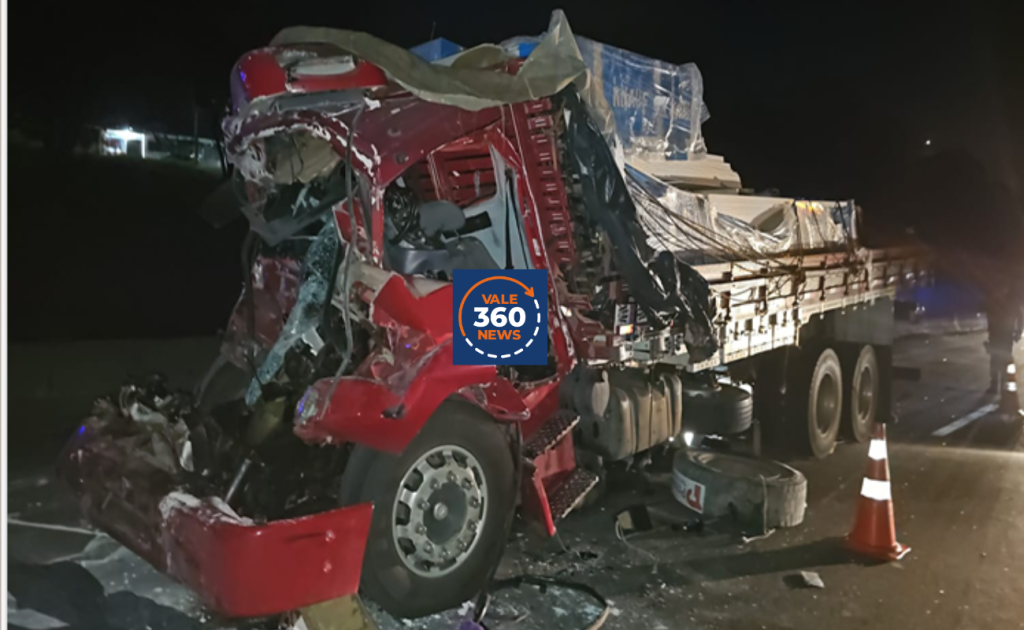 Acidente entre caminhões mata motorista na Via Dutra