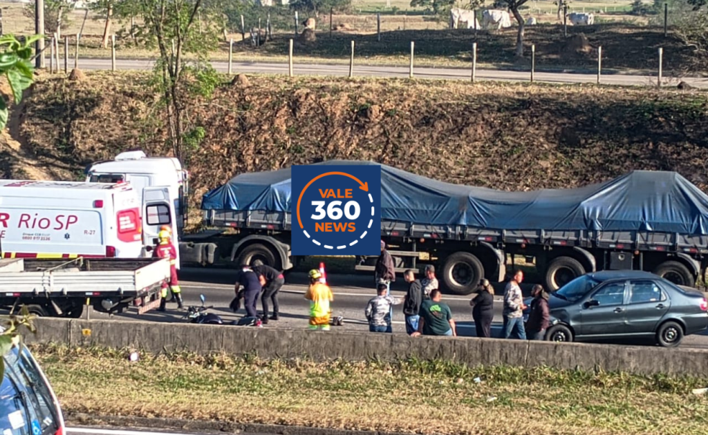 Engavetamento entre três veículos na Via Dutra, em São José dos Campos, deixa motociclista ferido 1 Engavetamento entre três veículos na Via Dutra