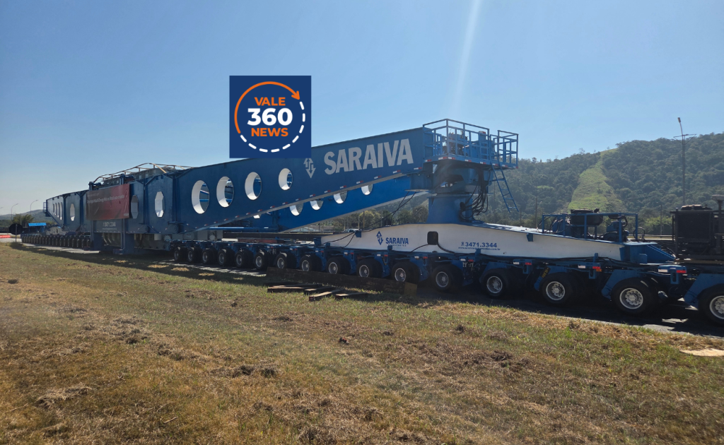 Carreta com transformador de mais de 800 toneladas