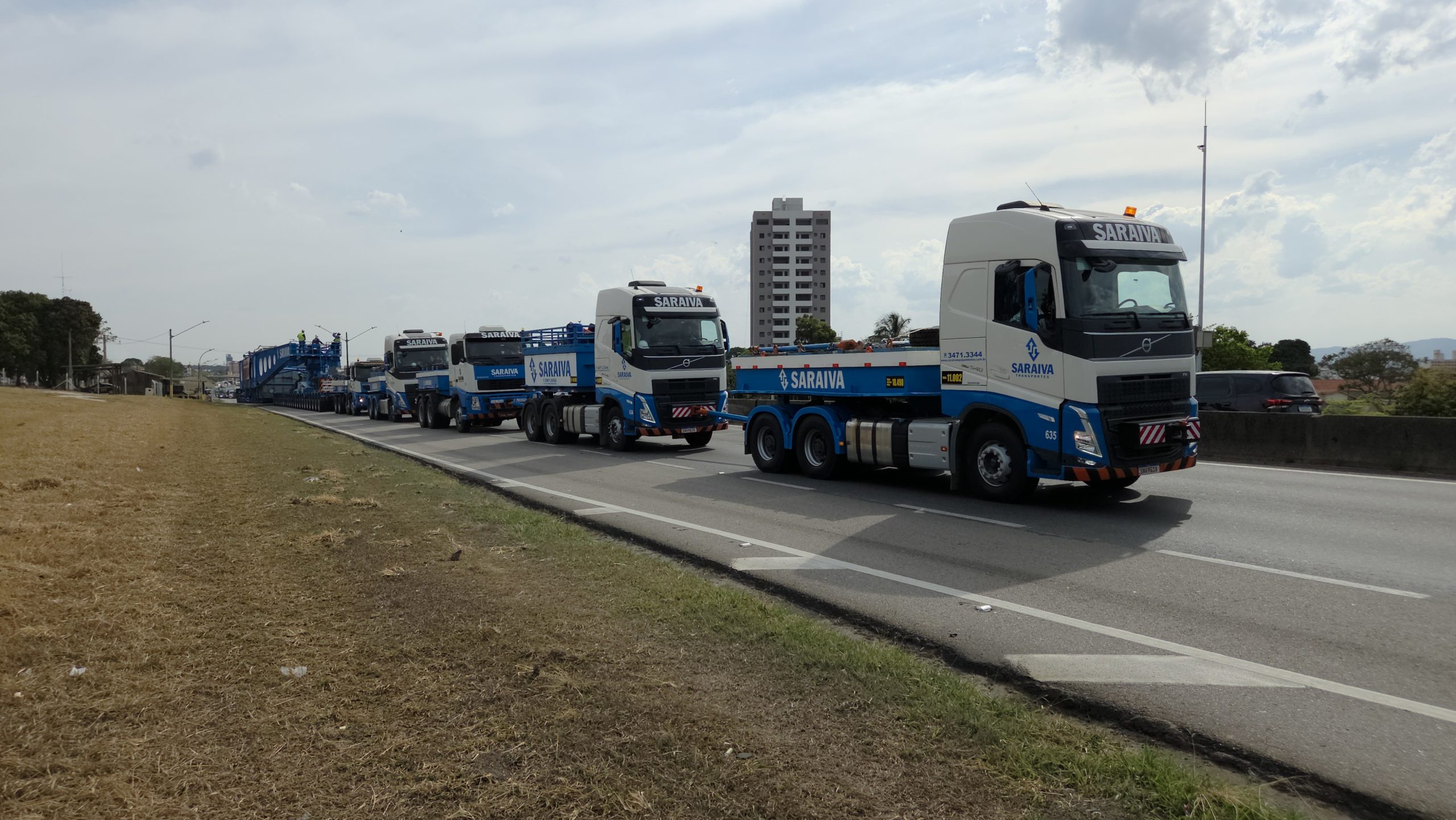 Megacarga com transformador segue de Taubaté para Pinda, sem intercorrências