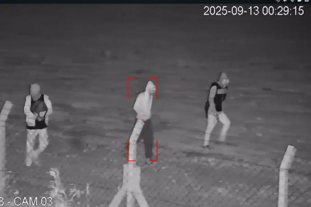 bandidos trocam tiros com a PM