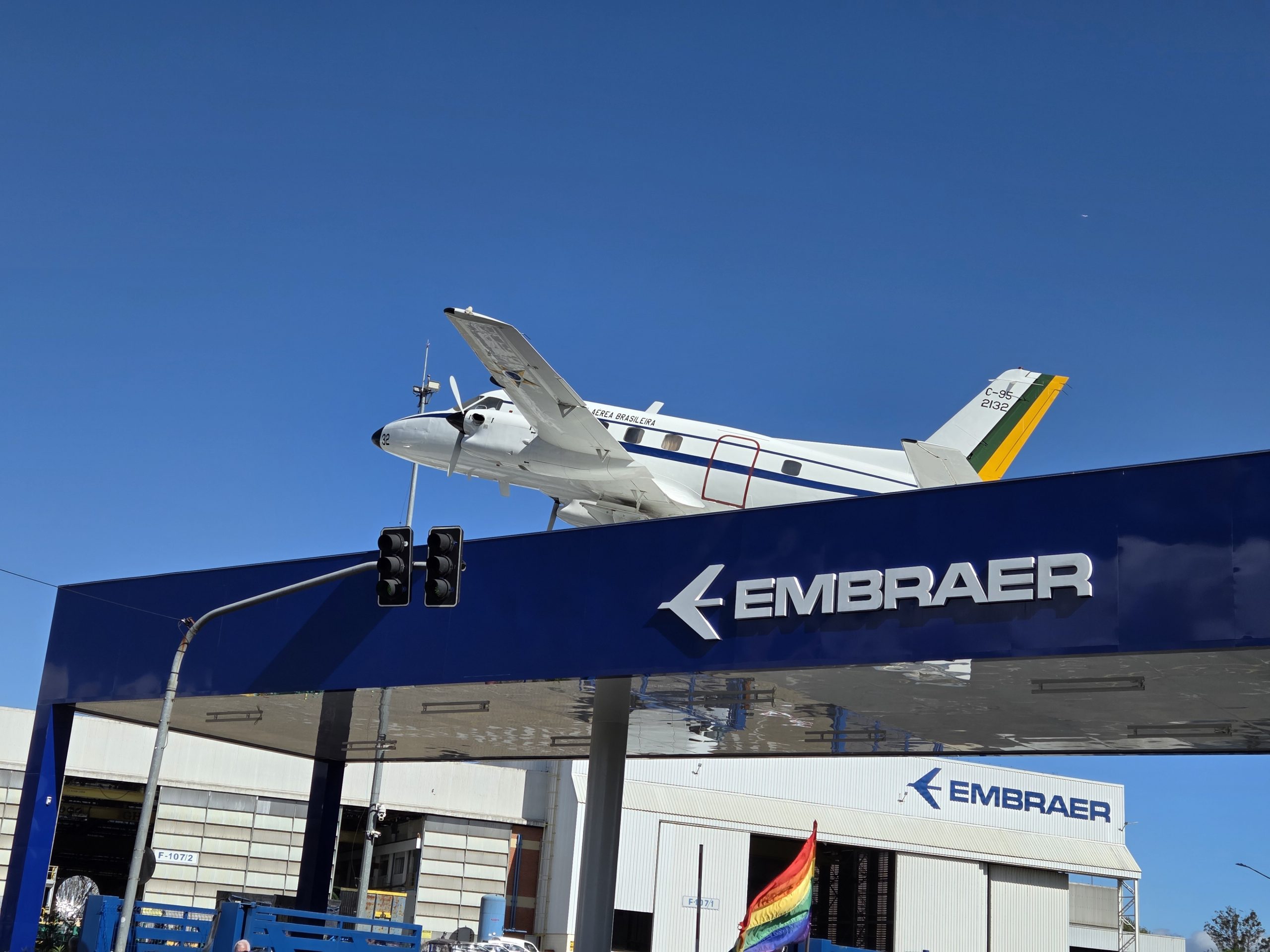 Embraer entrega 62 aeronaves