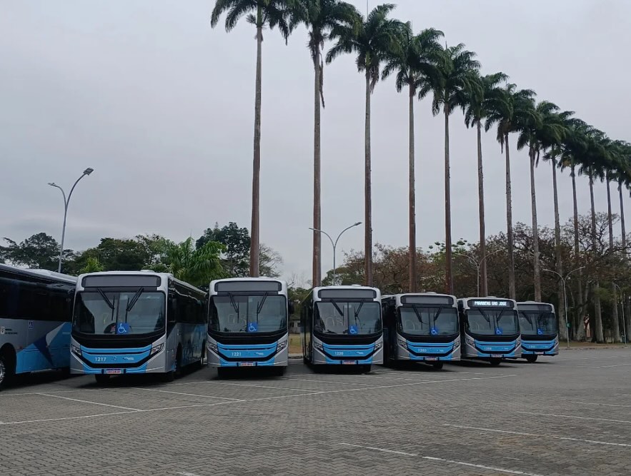 Ônibus atrasam saída e “paralisação vai ser inevitável” em uma das empresas de ônibus em São José dos Campos, diz sindicato
