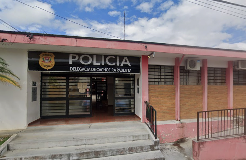 Jovem é morto a tiros em frente à adega no Vale do Paraíba