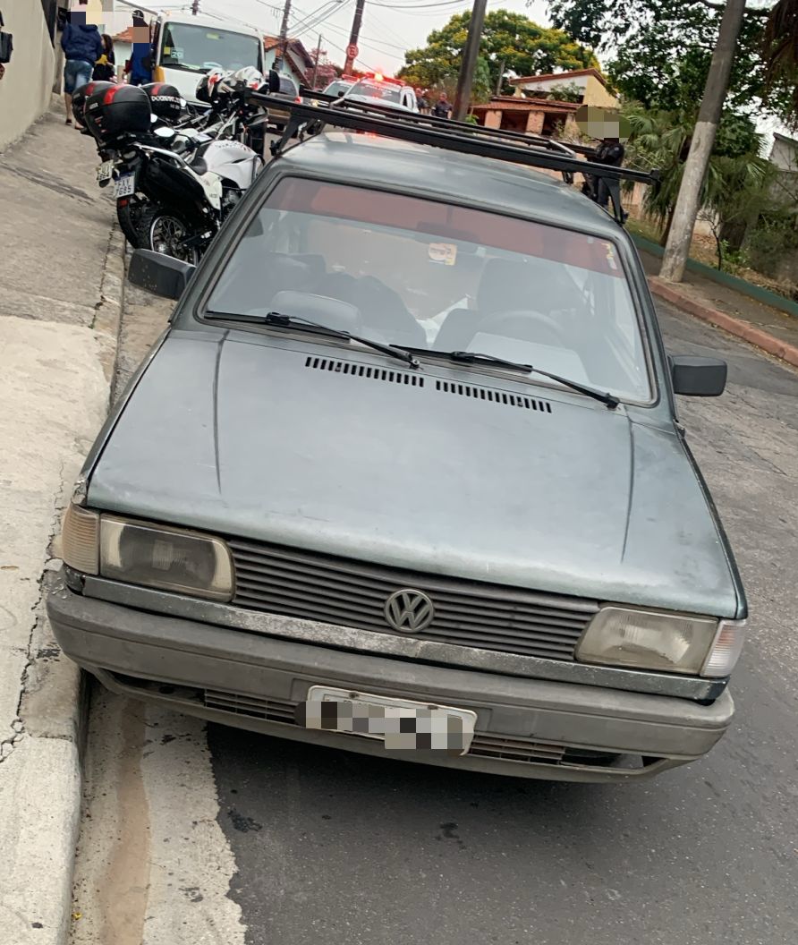 atirou contra viatura após roubo de carro