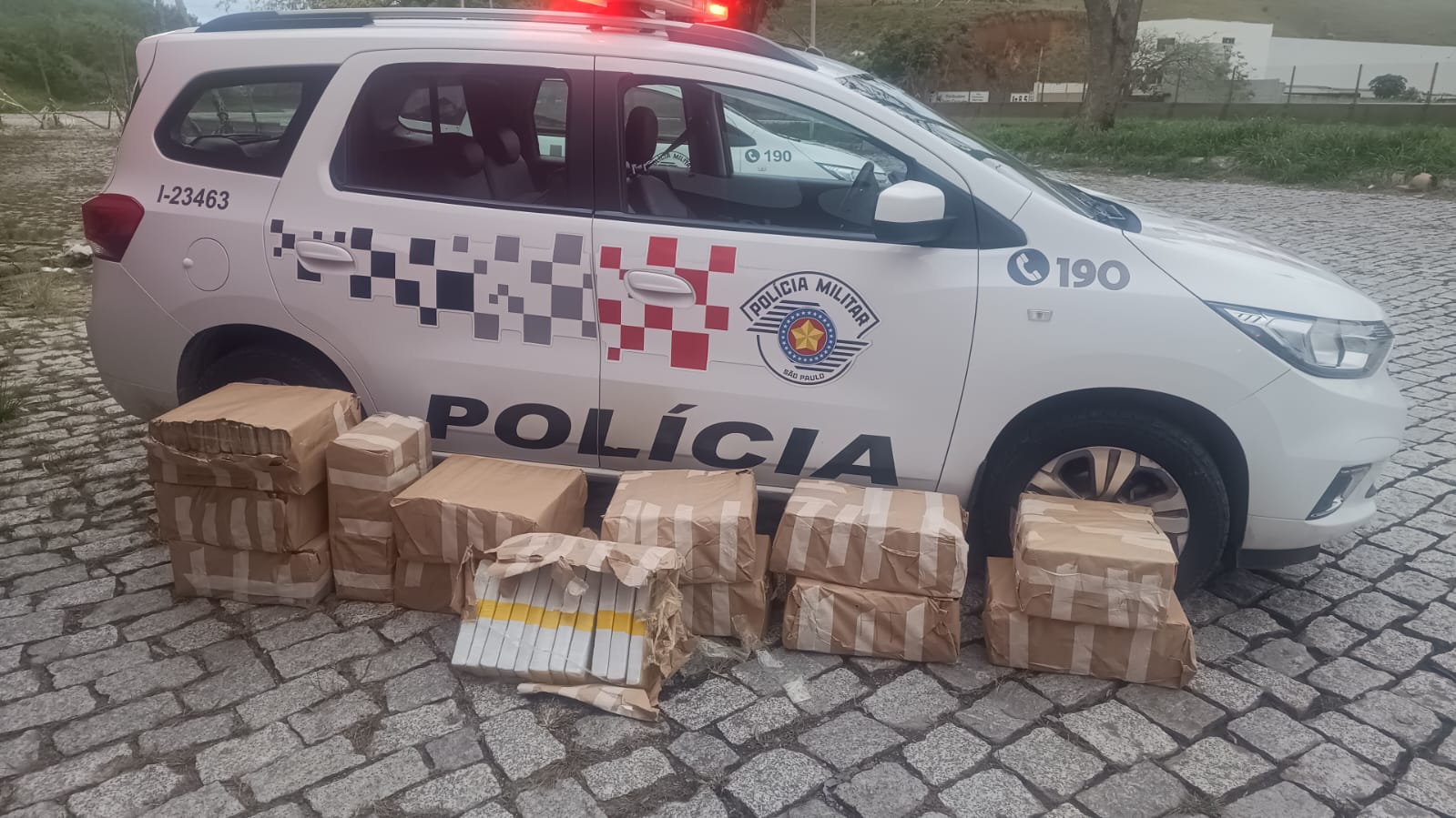 PM apreende 250 kg de maconha no Vale do Paraíba 1 PM apreende 250 kg de maconha no Vale do Paraíba