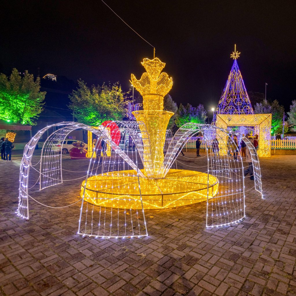 Natal FLMA 2025 transforma Campos do Jordão a partir de 31 de outubro: tudo o que vai rolar, novidades, agenda cultural e ações solidárias 4 decoracao natal flma 02 scaled 1