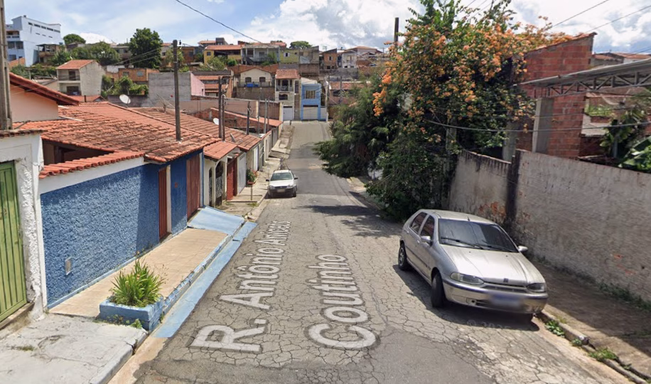 Homem é morto a tiros dentro de casa em Cruzeiro