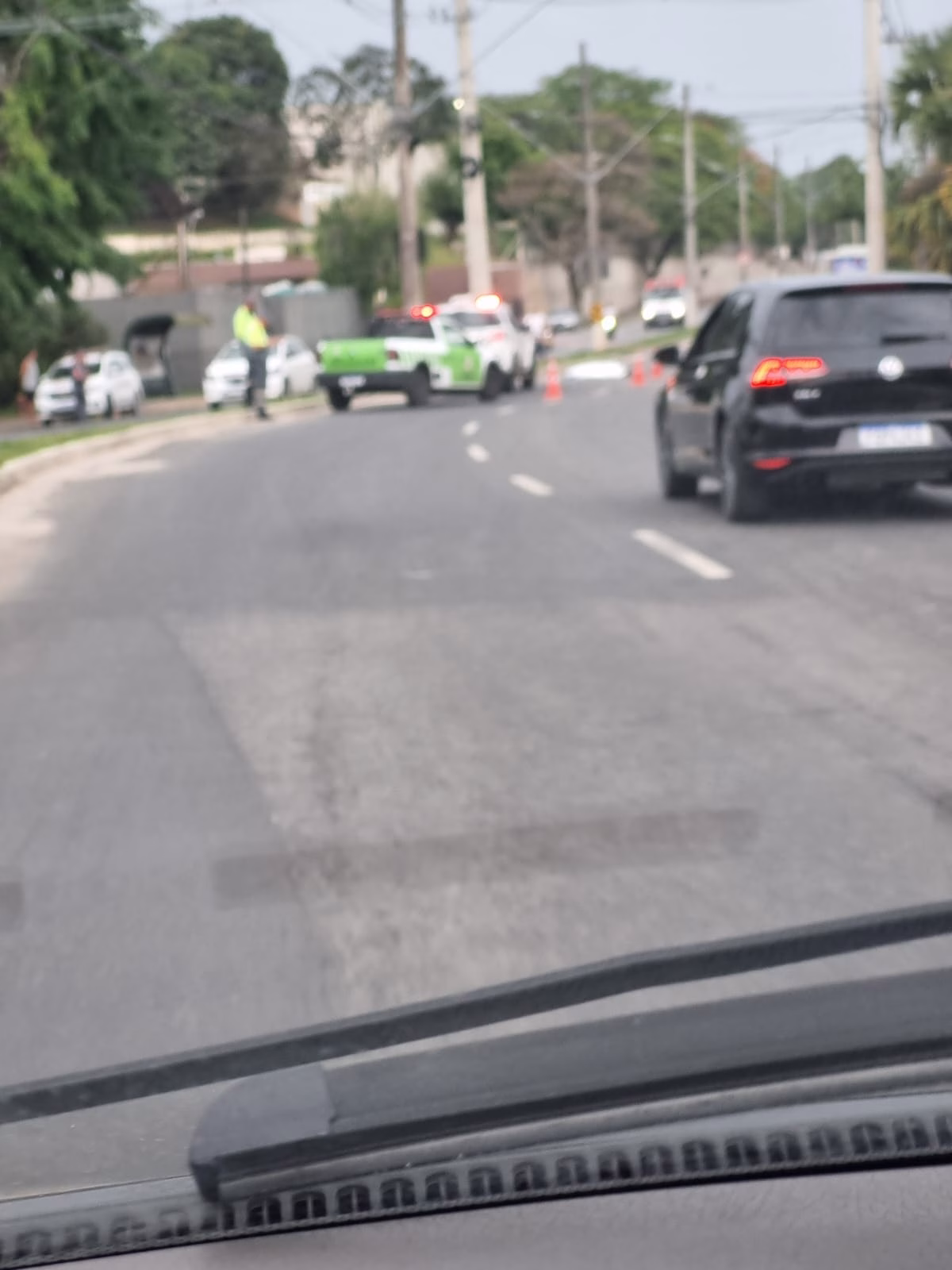 Homem perde controle de moto