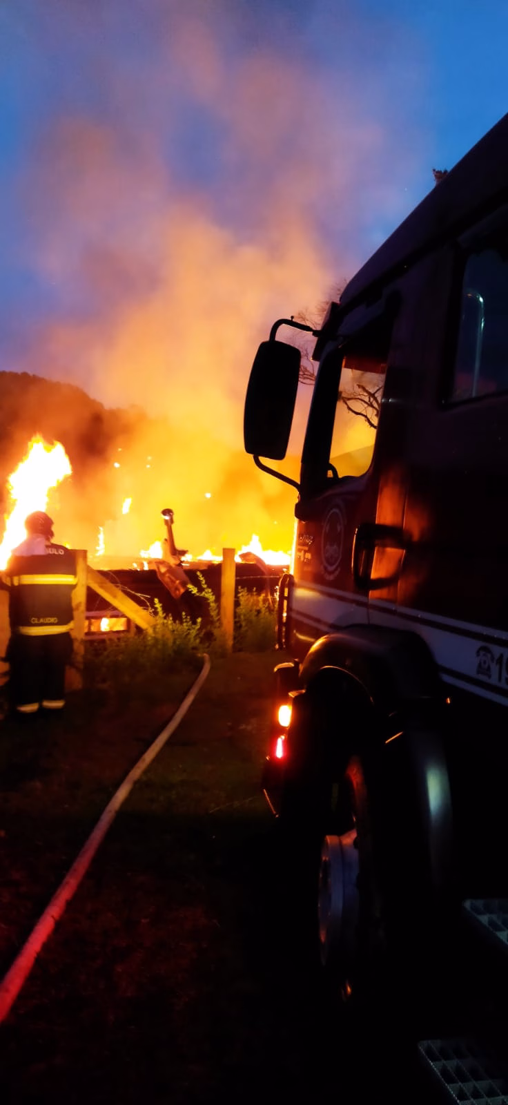 Residência de alto padrão pega fogo em Campos do Jordão