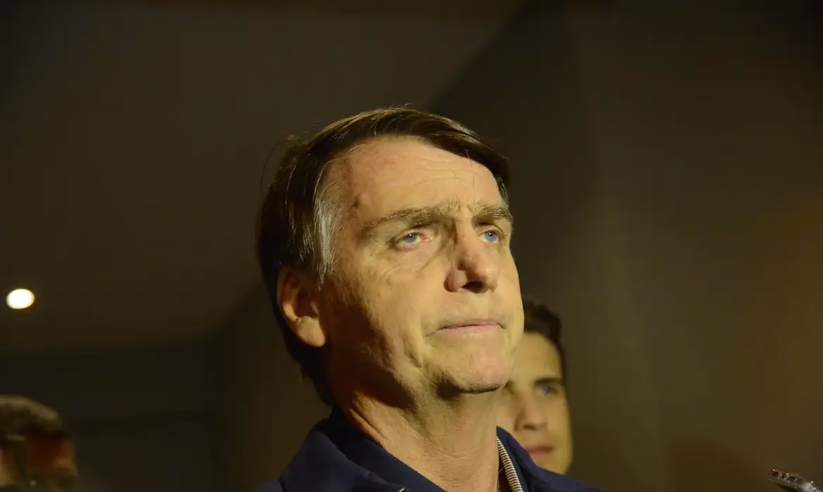 Bolsonaro é preso preventivamente a pedido da PF