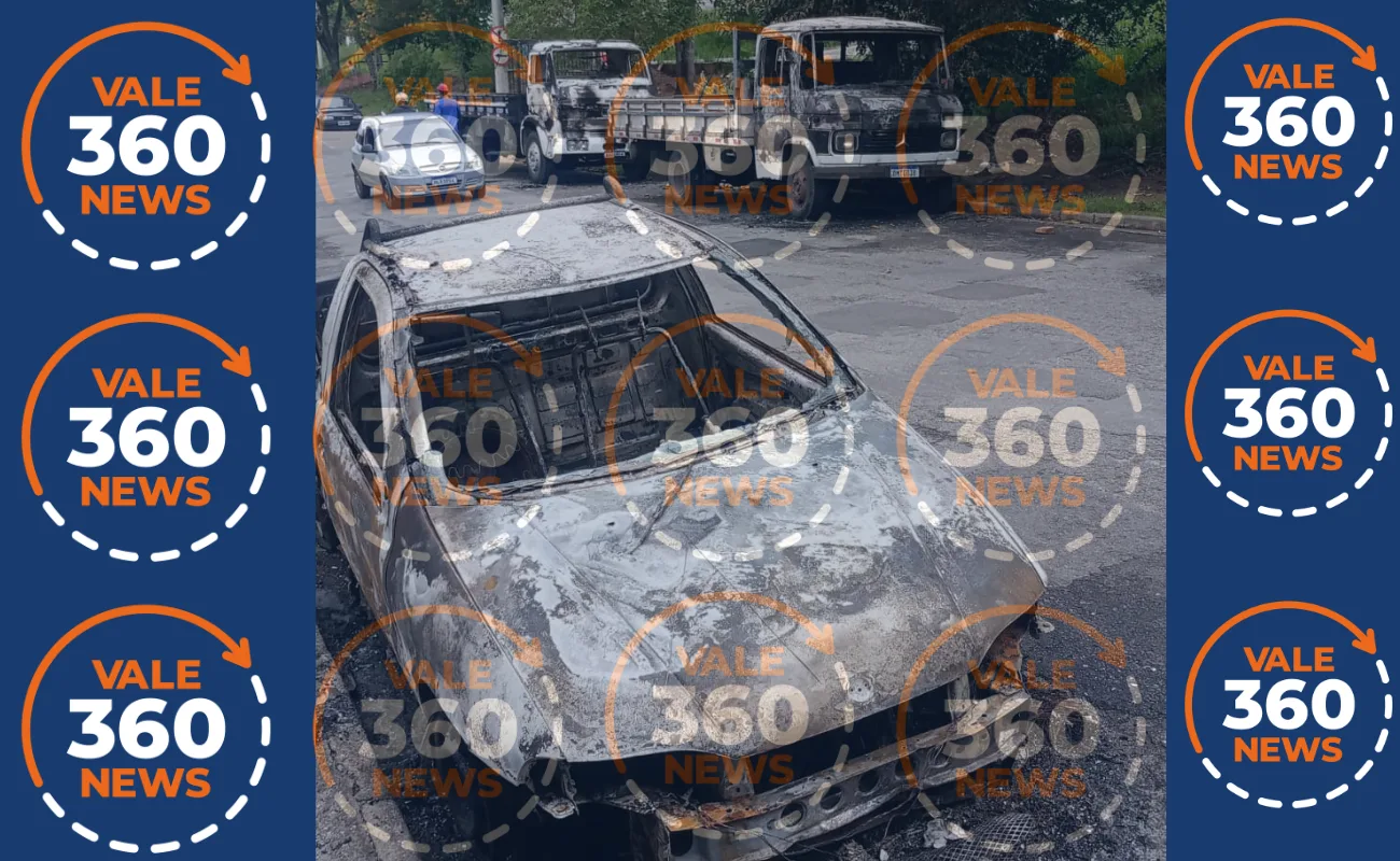 Carro e caminhão incendiados